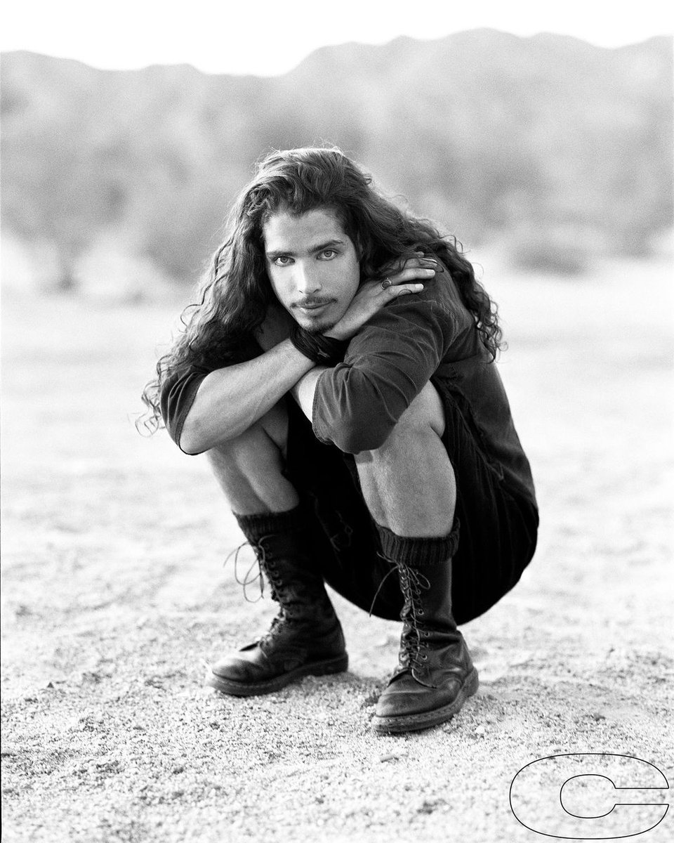 all90saltrock's tweet photo. Chris Cornell pictured by Chris Cuffaro on the 9th of August, 1991 in Indio, CA. https://t.co/ZK9IErEjs0