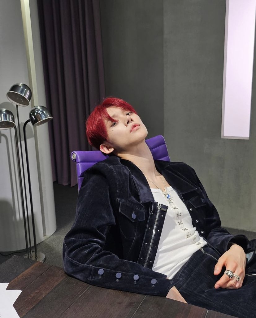moashining's tweet photo. cant stop thinking abt sbn sitting on yjn's cock.... yjn writing lyrics and ignoring him, sbn whining and yjn telling him to shut up, wait til he's done writing

finally he finishes and fucks sbn against the desk https://t.co/OhoOQ05D3c