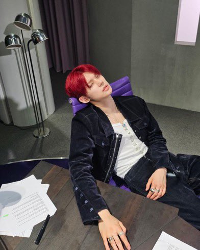 cant stop thinking abt sbn sitting on yjn's cock.... yjn writing lyrics and ignoring him, sbn whining and yjn telling him to shut up, wait til he's done writing

finally he finishes and fucks sbn against the desk