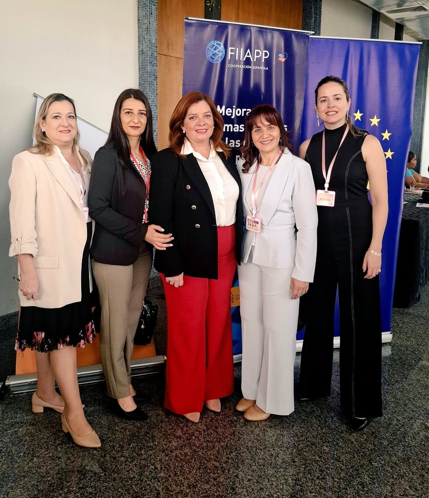 DDHHSenadoPy's tweet photo. 👏🏻🇵🇾#hoy La Abg. Carmen Luraschi en representación de la comisión #ddhhSenadoPy participó del Seminario Internacional “Por una vida libre de violencia para las mujeres indígenas” La iniciativa fué organizada por el @minmujerpy #mujeresindígenas https://t.co/E6h1iKkcwG