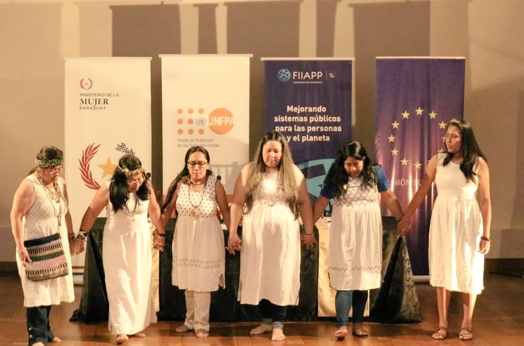 DDHHSenadoPy's tweet photo. 👏🏻🇵🇾#hoy La Abg. Carmen Luraschi en representación de la comisión #ddhhSenadoPy participó del Seminario Internacional “Por una vida libre de violencia para las mujeres indígenas” La iniciativa fué organizada por el @minmujerpy #mujeresindígenas https://t.co/E6h1iKkcwG