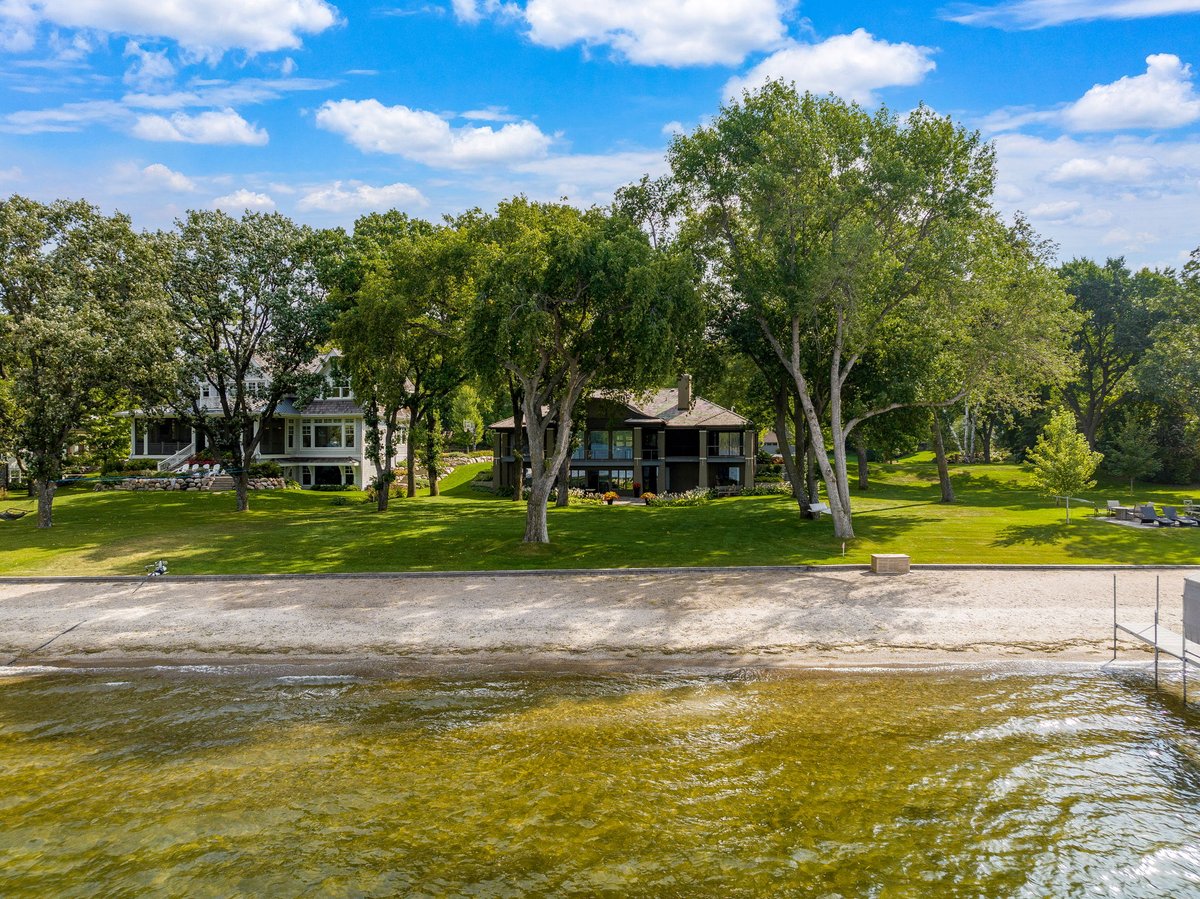 LEYENDECKERreal's tweet photo. ACQUIRED for $6.25 MM, in the Cottagewood neighborhood of Deephaven, along one of Lake Minnetonka's finest stretches of sandy, zero entry beach https://t.co/cU8mviFkQS https://t.co/Dg11x4dmBZ