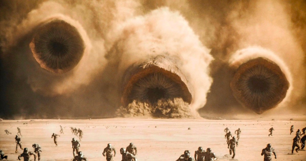 CultureCrave's tweet photo. Denis Villeneuve says watching Peter Jackson's #TheLordOfTheRings films helped inspire him to stay faithful to the source material for #Dune 

"When I saw [them] ... I felt so much respect for the book, so much love for the book"

(via @VanityFair) https://t.co/wCiZzLuU9E
