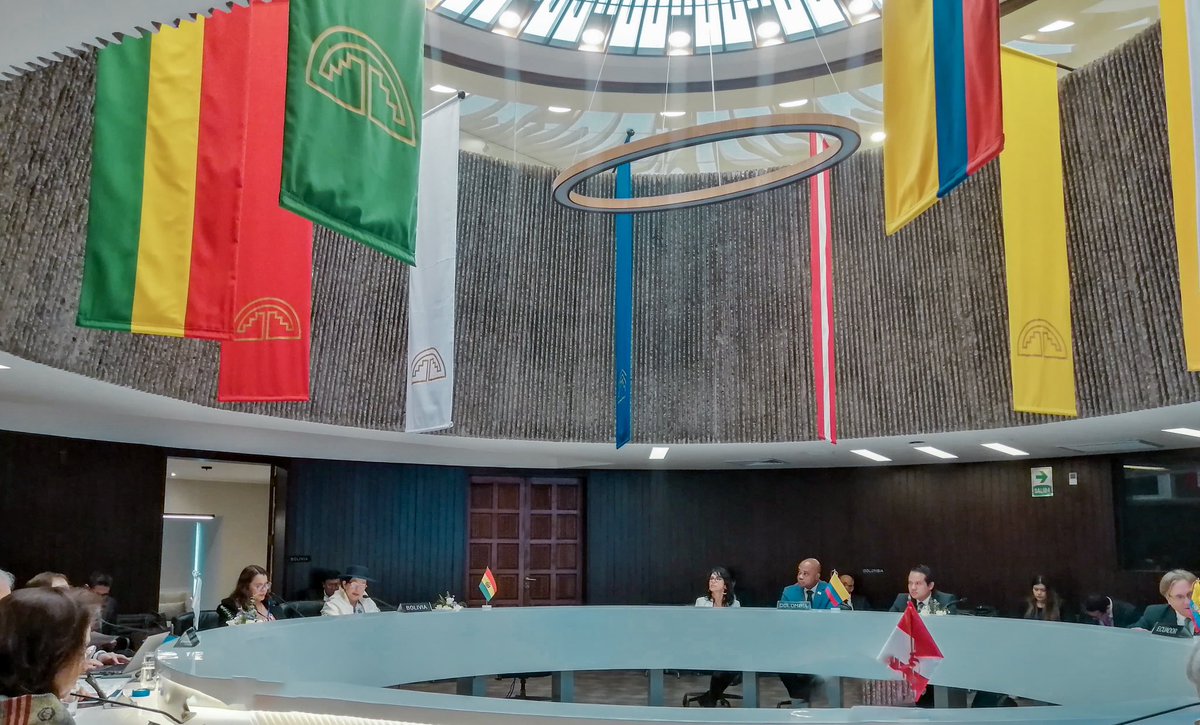 CelindaBolivia's tweet photo. Nos encontramos en Lima, Perú, para participar del XXX Consejo de Ministros de Relaciones Exteriores de la @ComunidadAndina, donde brindaremos un informe de la Presidencia Pro Tempore a cargo de Bolivia y haremos el traspaso a la República de Colombia.

#DiplomaciaDeLosPueblos https://t.co/o7O25AJGoN