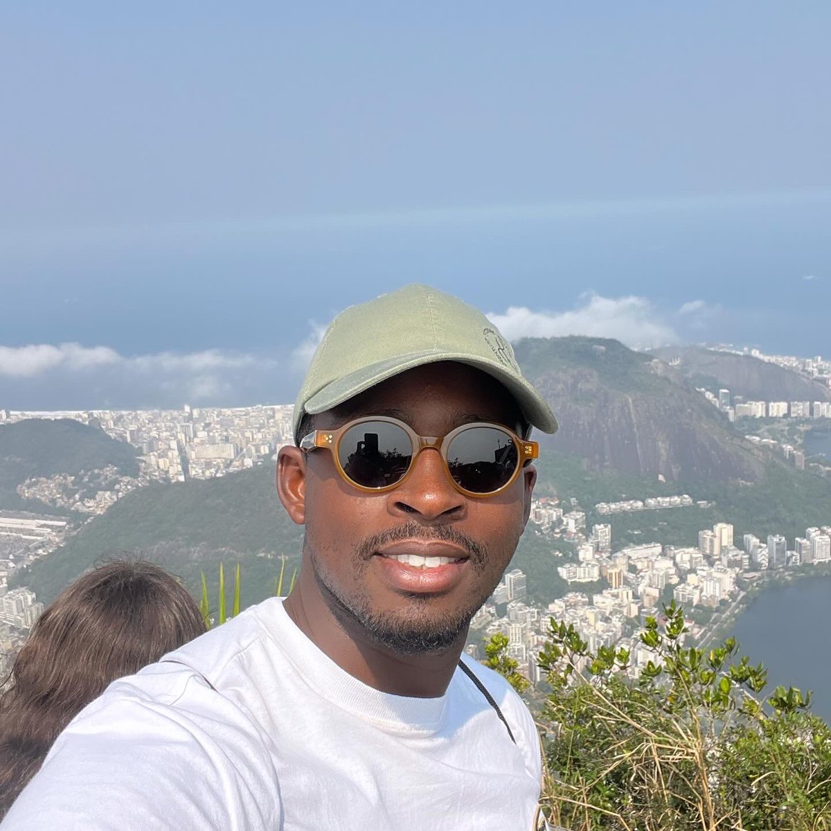 SallyThiam's tweet image. Au Christ Rédempteur, la Magnifique statue historique veille sur Rio de Janeiro depuis 1931.
Depuis le sommet du Corcovado, à 710 mètres au-dessus du sol. Bras grands ouverts. Haut de 38 mètres #riodejaneiro #bresil #patrimoime #monument #town #tourism