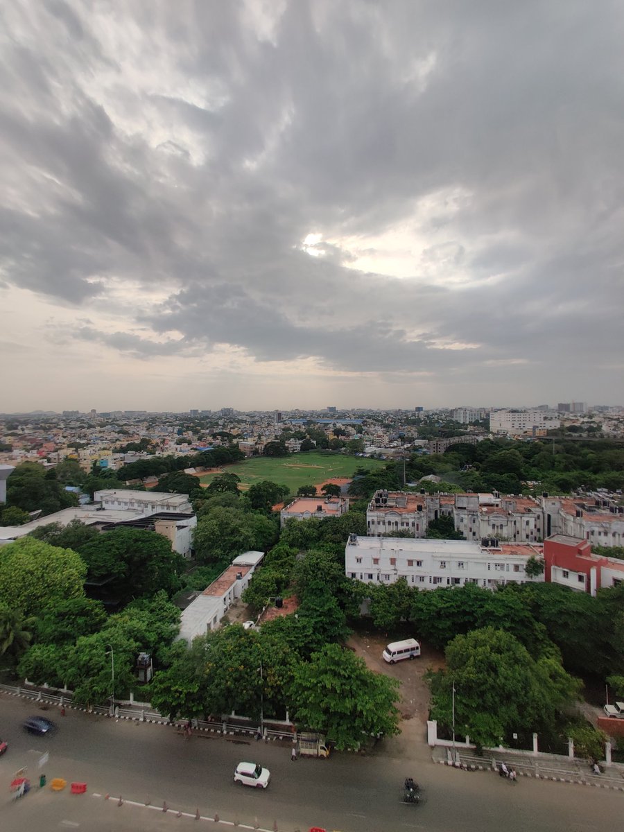nirmalexplores's tweet photo. Chennai's fourth light house - built in 1977. 9th floor is up for public access and an elevator is available. There is a small museum inside the premises as well. They have entry fees - 20 for adults :)
#chennai #chennailighthouse https://t.co/cnETmjD831