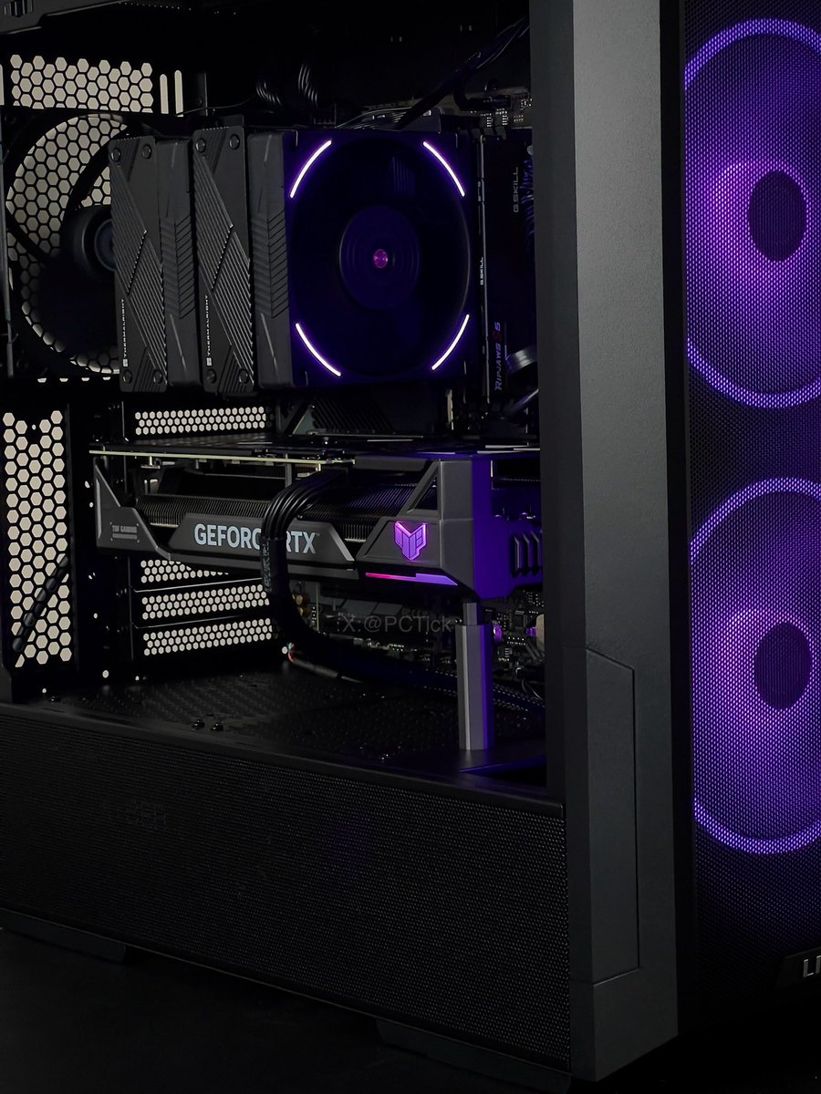 PCTick Store tweet media