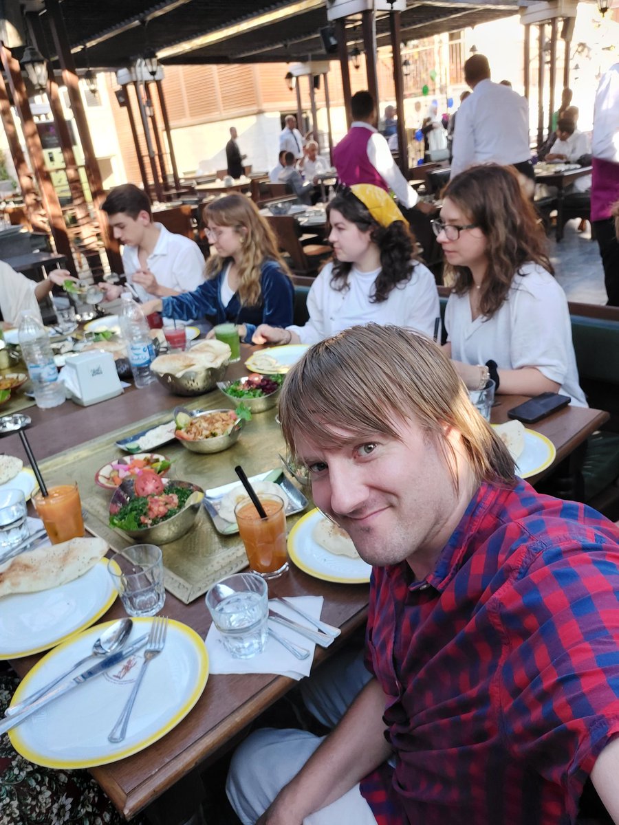 BryanFerriesMN's tweet photo. نحن نأكل في مطعم لطيف.
Our affiliate CET took the whole group to a nice dinner! @UMAbroad https://t.co/RpsZXaze2L