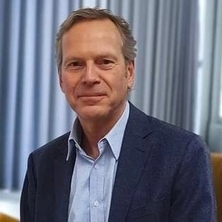 Varmt välkomna till konferens med efterföljande cocktail tisdag 10 september kl 19: "Mitt liv som affärsängel". Lars Lindgren samtalar med yrkeskollegan Niclas Qvist om sina många investeringar i en lång rad startupbolag. 
Varmt välkomna till Svenska Klubben, 242 rue de Rivoli!