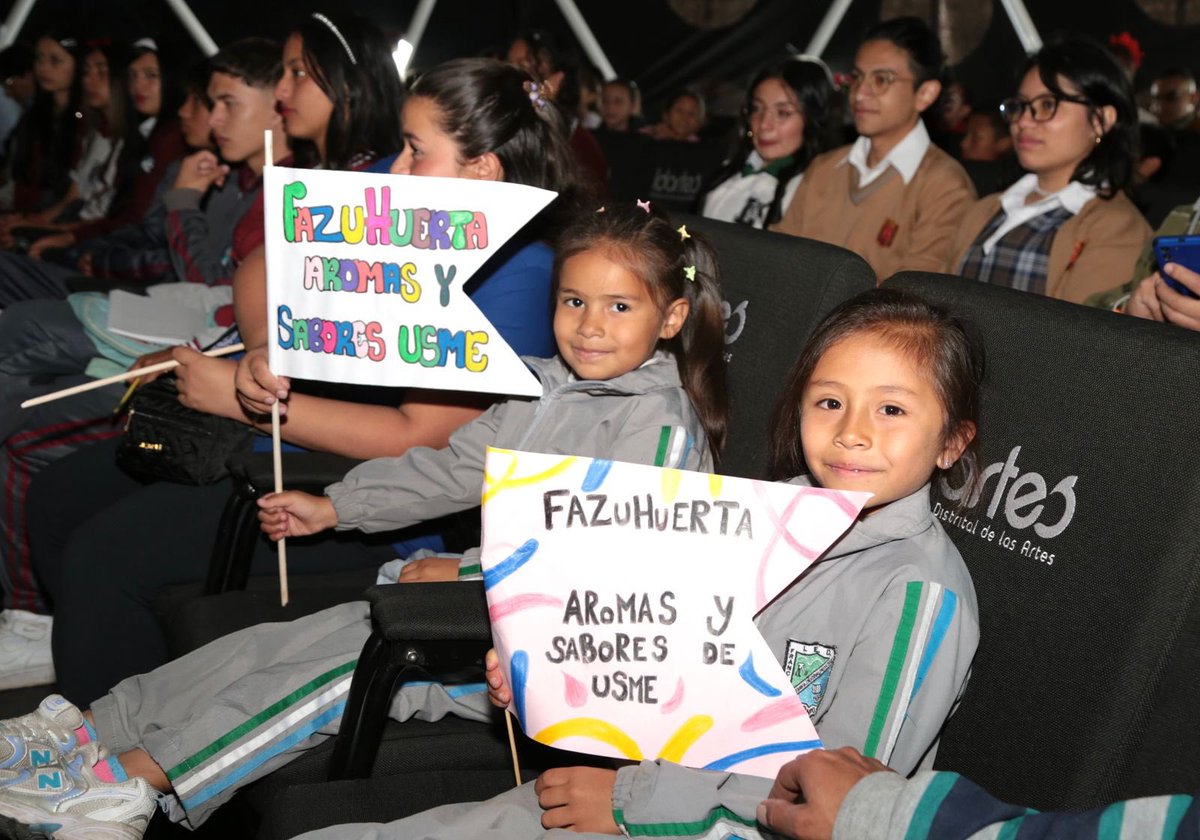Isabelhortua_'s tweet photo. 📚✨ Por una Usme que inspira, desde nuestro Foro Local de Educación, seguimos trabajando por nuestros niños y niñas, porque en Bogotá tenemos #UnaEducaciónQueTeResponde 📚✨ https://t.co/9BWSXbr8KQ