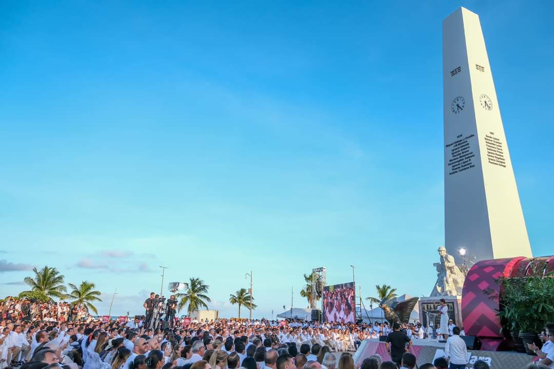 egresadostec's tweet photo. Con visión y determinación, la primera gobernadora mujer de Quintana Roo @MaraLezama; en sus primeros 2 años de gobierno está transformando el estado, dejando un legado de progreso, empoderamiento e igualdad que inspirará a futuras generaciones. https://t.co/k8U9Du2gkP
