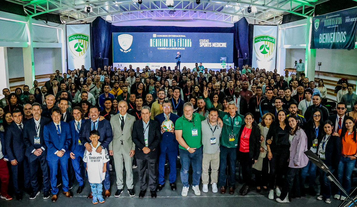 smartcoach_tech's tweet photo. None of this would’ve been possible without amazing teamwork! 🙌 Big thanks to @CarlosZu14 @DocQuiceno &amp; the @Equidadfutbol. Workshops were a hit, fueling our passion for innovation! 🚀 #Teamwork https://t.co/il1c6tFHB6