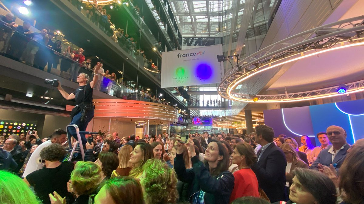 Alain Astarita (@alainastarita) on Twitter photo « Ces JO resteront dans notre mémoire collective » dit <a href="/delphineernotte/">Delphine Ernotte Cunci</a> aux personnels de <a href="/francetele/">France Télévisions</a> qu’elle remercie ce soir au siège de l’entreprise « Ces JO resteront dans notre mémoire collective » dit <a href="/delphineernotte/">Delphine Ernotte Cunci</a> aux personnels de <a href="/francetele/">France Télévisions</a> qu’elle remercie ce soir au siège de l’entreprise