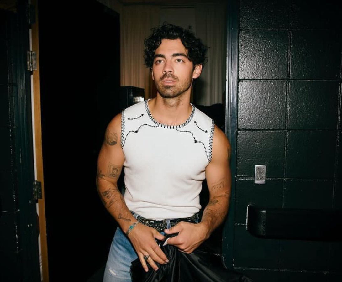 tmylmjonas's tweet photo. i love being a joe girl https://t.co/3eSR5STI0R