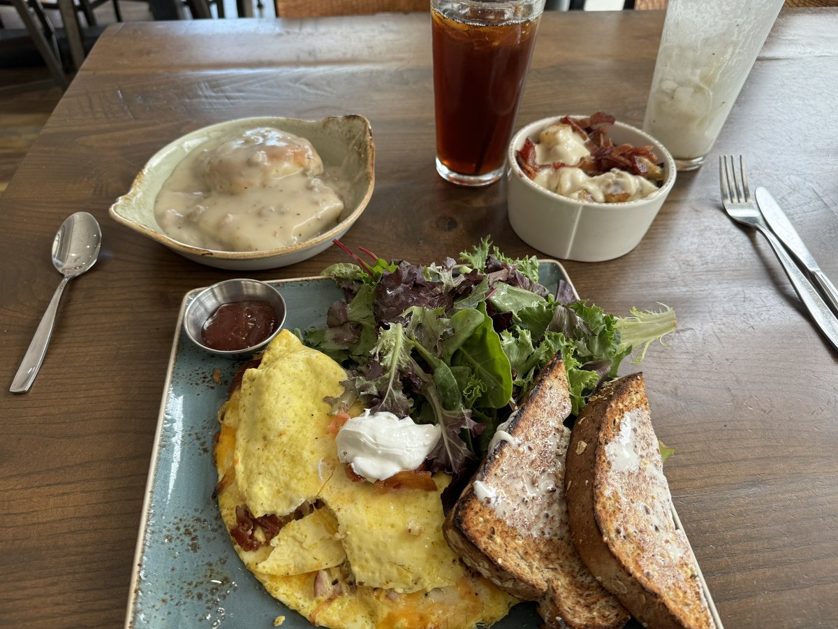 BRFootballFocus's tweet photo. Day 2 of trying to find the Best Breakfast in Boca. Today we’re at @First_Watch as recommended by the @EraPrep week 3 Trench Mob of the Week winner @CostoloBrody. Full review to come. https://t.co/tYL42JYjaK