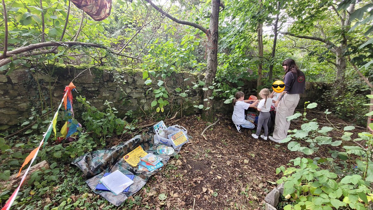 🐞🌳🍄🦠🪱🌱🐝🌲

#woodlandwakeupthrowback to one of our summer family sessions at Bourtreehill in partnership with <a href="/children1st/">:michael-ian: meldrum🎗👣 Sui Juris St. John 8:32</a>. 😍🌳🌼🌻

#North_Ayrshire #forestschooladventures #outdoorlearning #natureeducation #families #wellbeing