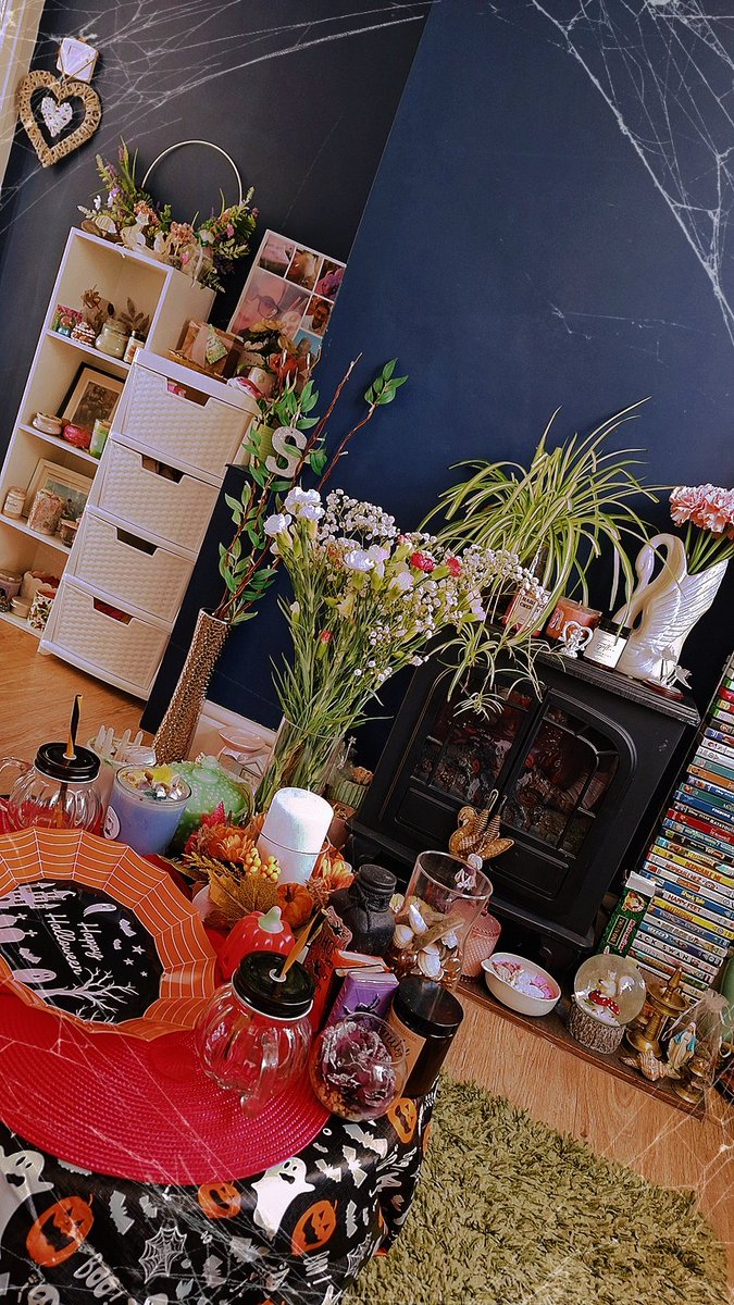 early autumn/halloween decor for the season🍂🧹