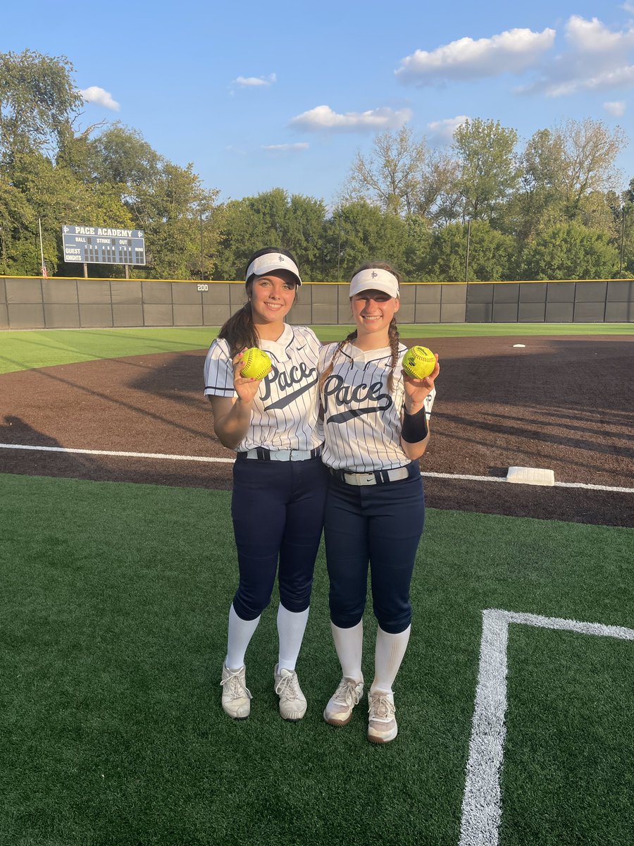 WrigleyKatie28's tweet image. FIRST 💣!!! Yesterday I hit my very first over the fence homerun in high school! Wasn’t the only one - got to share the moment with senior @kategrice_ ! I went 3 for 3 and the Knights won 11-1! Excited to take the field tonight in a region game v Creekside! 

#PK4L #bethestandard…