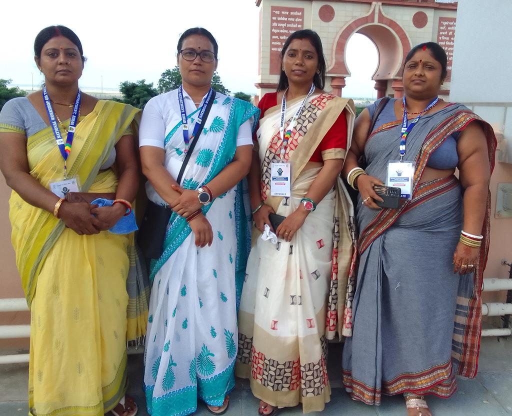 RekhaChM's tweet photo. पंचायती राज विभाग बिहार द्वारा आयोजित 3 दिवसीय राष्ट्रीय कार्यशाला "सामाजिक न्याय और सामाजिक रूप से सुरक्षित पंचायत" विषय पर आयोजित कार्यक्रम में वैशाली जिले से  BPRO महुआ, BPRO भगवानपुर, DPRO के साथ सामिल कुछ जुने हुए पंचायत में से एक हसनपुर ओस्ती पंचायत ने भी अपनी उपस्थिति दी । https://t.co/2wk2qg3fUu