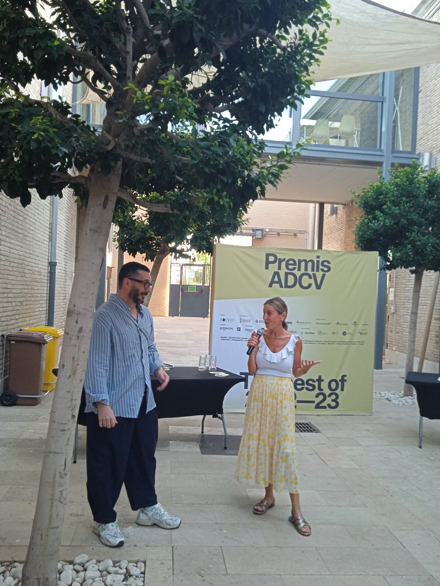 vlcinnovation's tweet photo. DIRECTO | Hoy inauguramos expo ¡Y no una cualquiera! #PremisADCV reúne los galardonados de los dos últimos años en una nuestra innovadora, participativa y #sostenible.
Hasta el 17/10 en el edificio de #LasNaves. https://t.co/YEj2ygUAxR