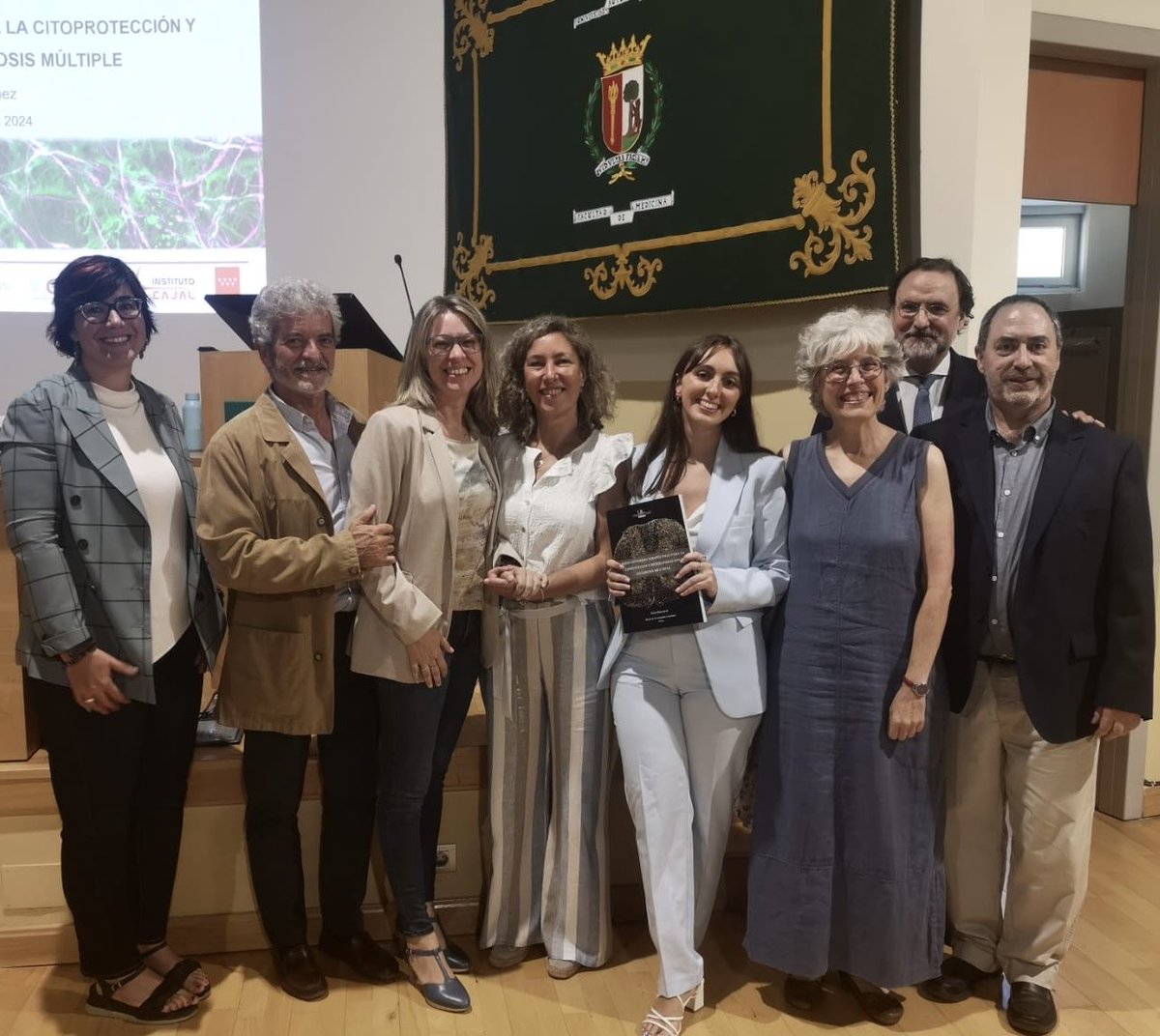 Macarena Hernández Jiménez (@makimhj) on Twitter photo Hoy la Doctora Fernández defendía su tesis doctoral tras 5 años de duro trabajo en los que he tenido la fortuna de participar con los mejores <a href="/FdeCastroS/">Fernando de Castro S</a> <a href="/AptaTargets/">aptaTargets</a>
Espero que hayas aprendido de mí tanto como yo de ti, Bea. Hoy la Doctora Fernández defendía su tesis doctoral tras 5 años de duro trabajo en los que he tenido la fortuna de participar con los mejores <a href="/FdeCastroS/">Fernando de Castro S</a> <a href="/AptaTargets/">aptaTargets</a>
Espero que hayas aprendido de mí tanto como yo de ti, Bea.
