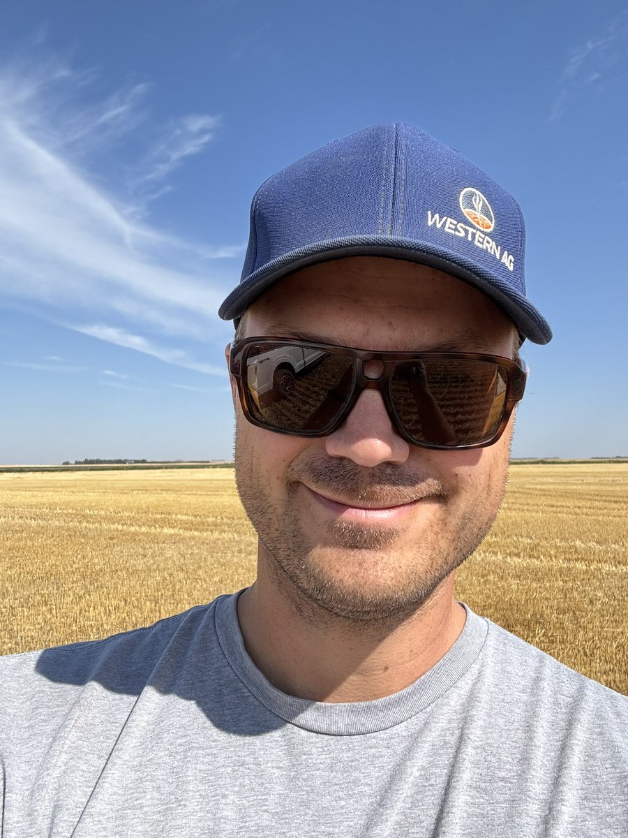 Elliott_R_H's tweet photo. Annual photo of first day soil sampling. All the best to everyone working on harvest. @Western_Ag @westernagNWSK #prsprobes #cropcaster https://t.co/uLEwnJJBk5