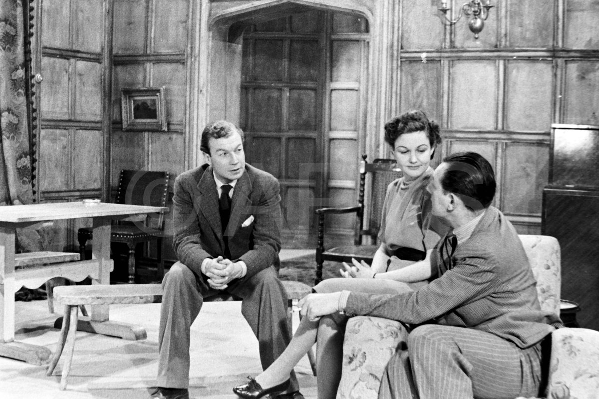 APTSArchive's tweet photo. #OTD 19 Sep 1938 - "Youth at the Helm"
A comedy translated from German by #HubertGriffith.
Featuring; #BrianOulton, #HowellDavies, #SundayWilshin, #JohnnySinger, #JackMelford, #CharlesHodges, #IrisBaker.
Produced by #EricCrozier https://t.co/4wL9o4aRPP