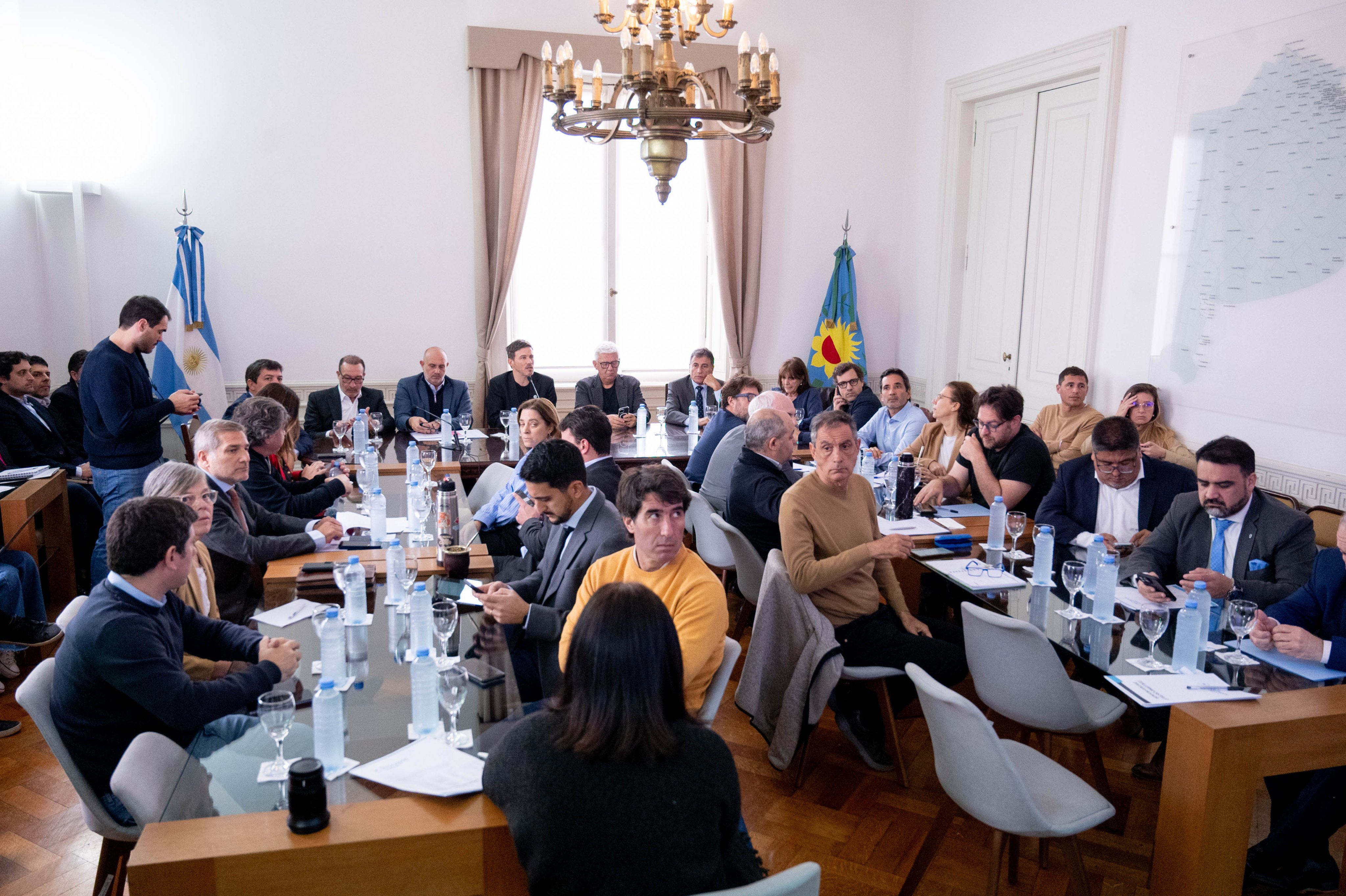 La oposición cuestionó el "repentino" apuro del Gobierno de Axel Kicillof en presentar su propìo régimen de inversiones. 