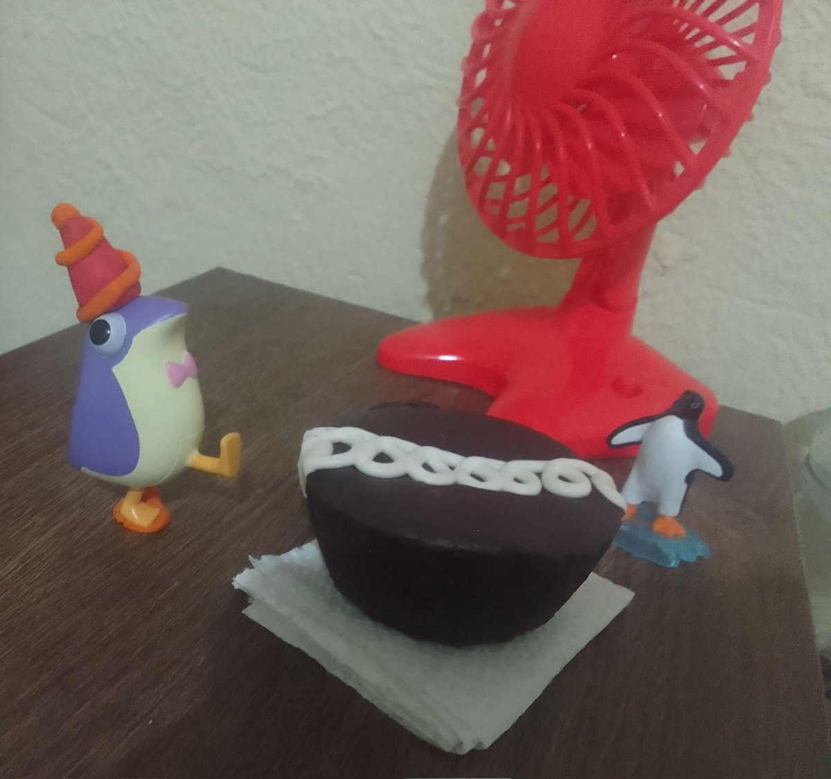 Feliz cumplea-ños a mí,
En un zooló-gico me vi,
Y parez-co un mo-no,
Pooooooooooorque hue-lo a-sí