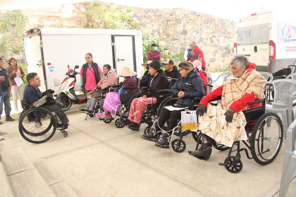 DIF_SanFelipe's tweet photo. 🧑🏽‍🦽🧑🏽‍🦼Seguimos gestionando apoyos . Agradecemos a  Richard St. Denisy y su equipo, quienes hacen una increíble labor junto con su asociación Proyecto Acceso al Mundo, proporcionando sillas de ruedas, andaderas, muletas y bastones, para las personas que más lo necesitan.

#DIF #SFP https://t.co/fHI11PyzR1