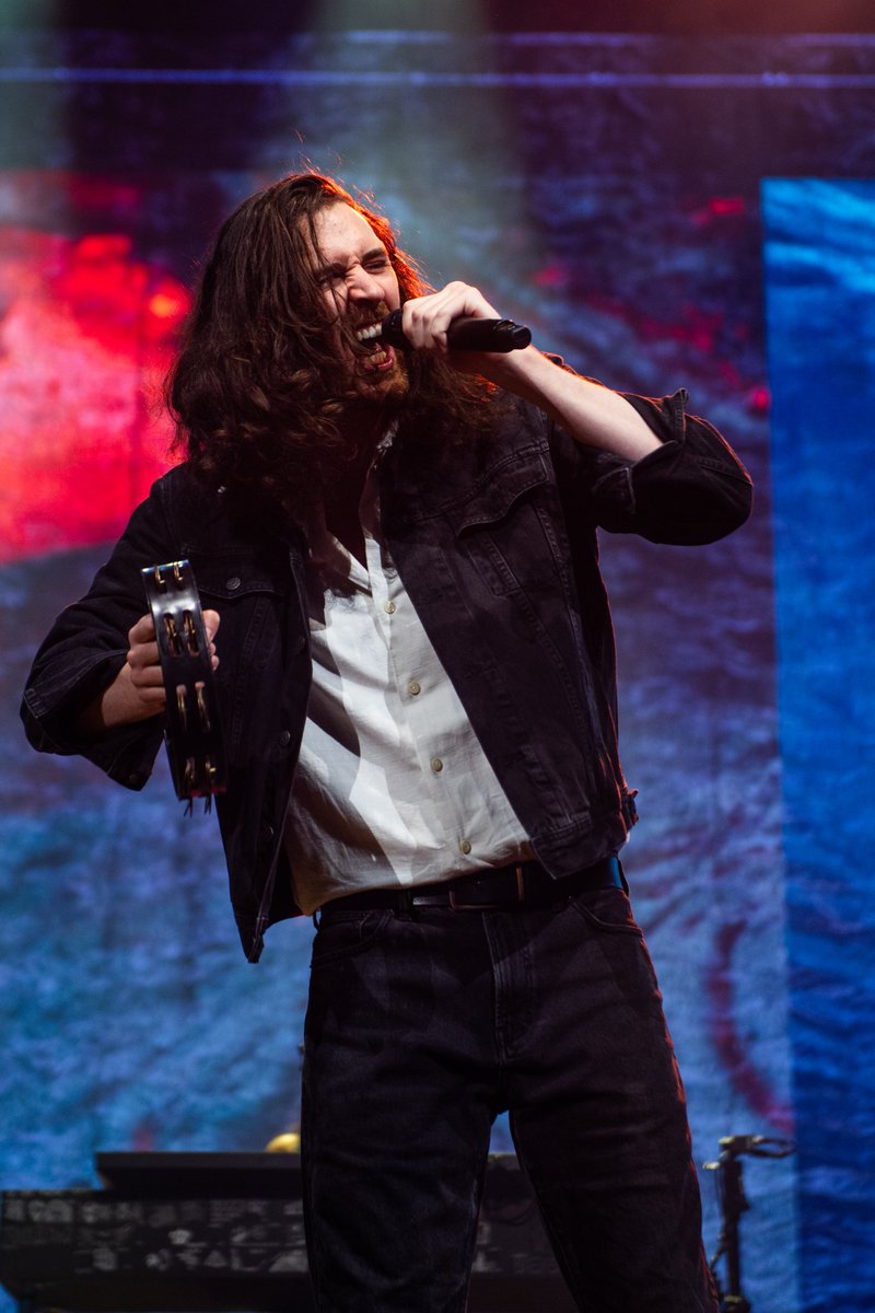 Hozier's tweet photo. Sacramento, Thank you 🖤

📷 @ruthlessimagery https://t.co/VvQKHSVhNF