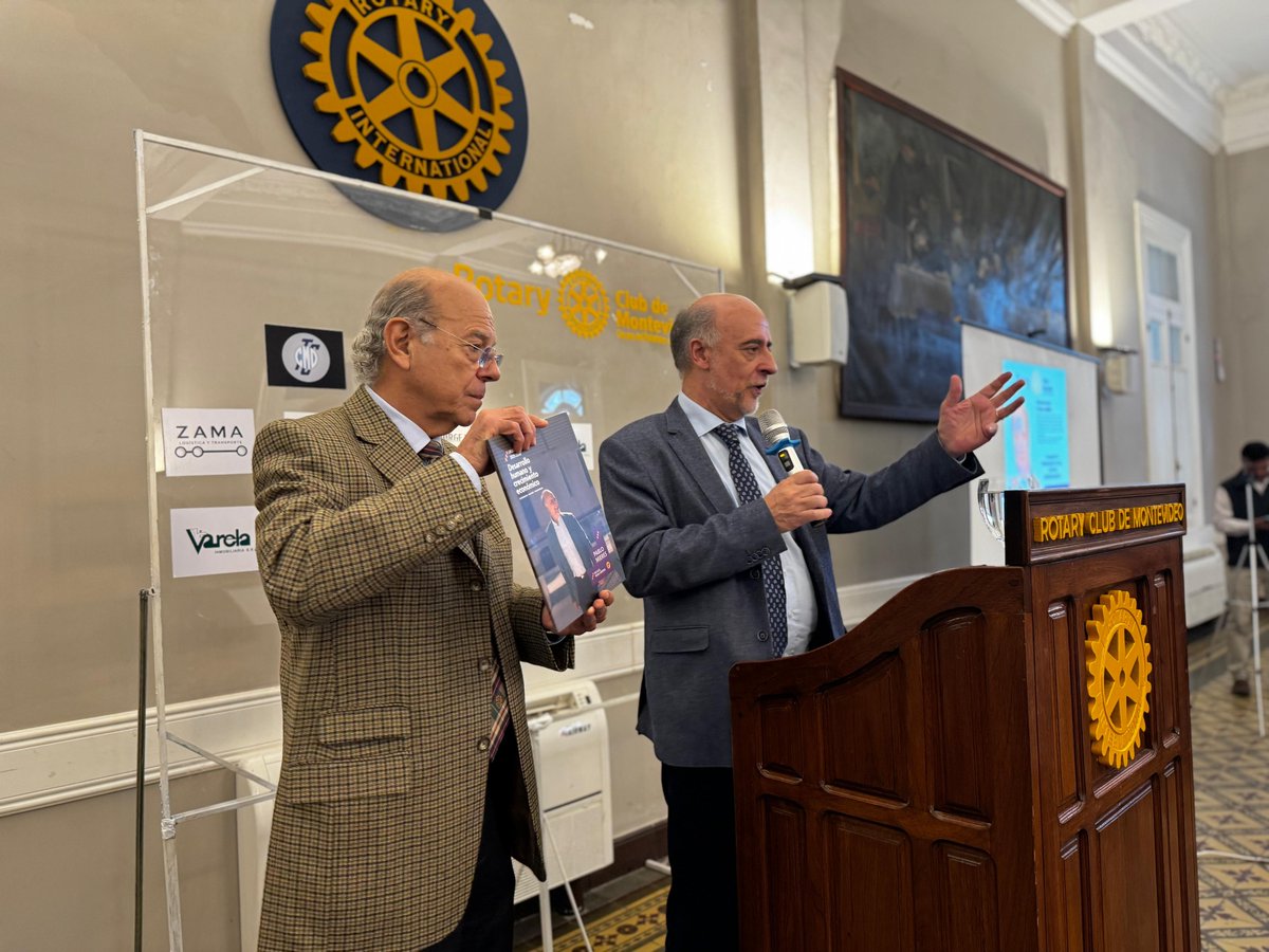 pindependiente_'s tweet image. Este martes, el candidato del Partido Independiente a la Presidencia de la República @Pablo_Mieres expuso en el ciclo de presidenciables, organizado por el @Rotarymvd