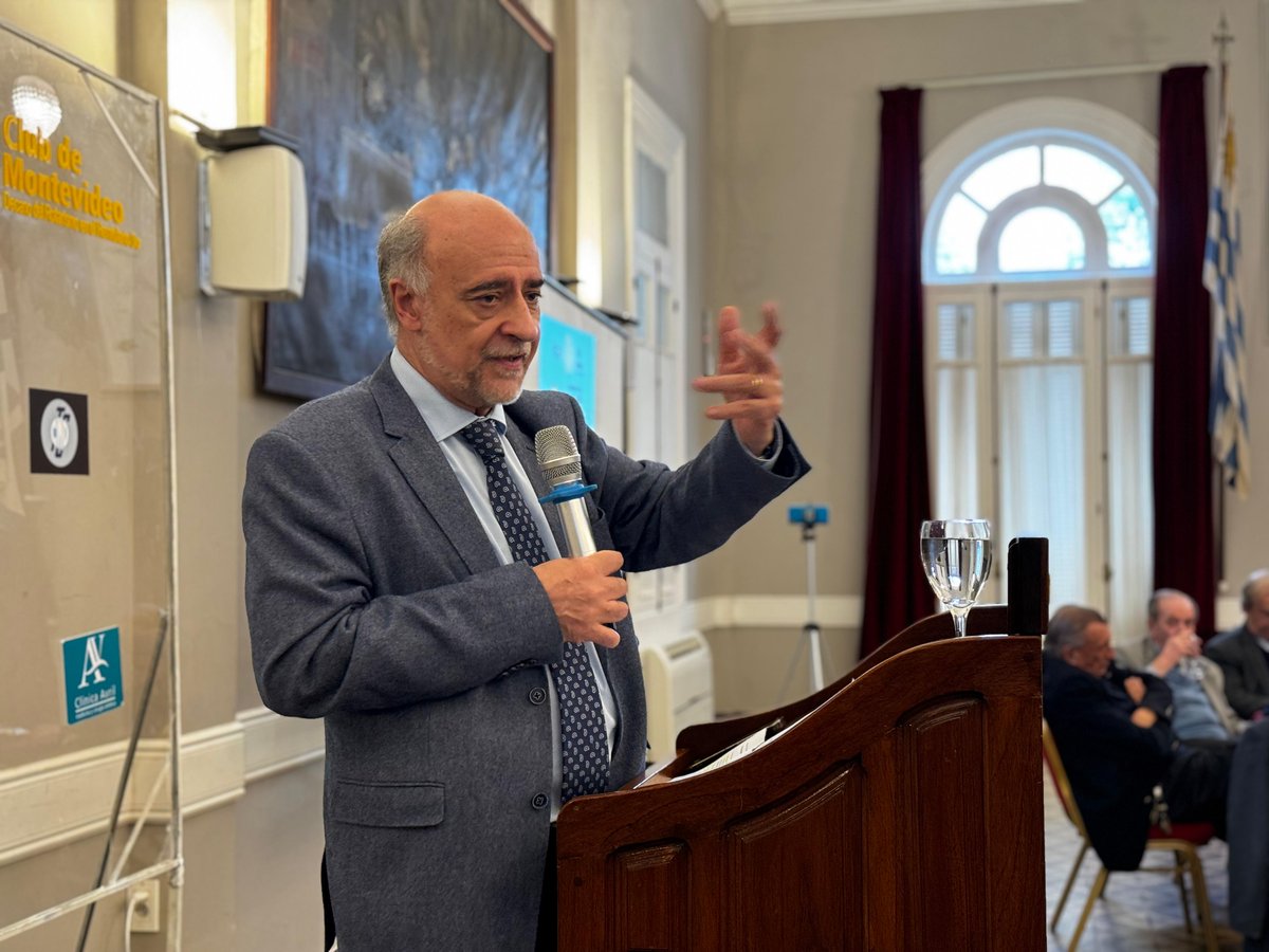 pindependiente_'s tweet image. Este martes, el candidato del Partido Independiente a la Presidencia de la República @Pablo_Mieres expuso en el ciclo de presidenciables, organizado por el @Rotarymvd