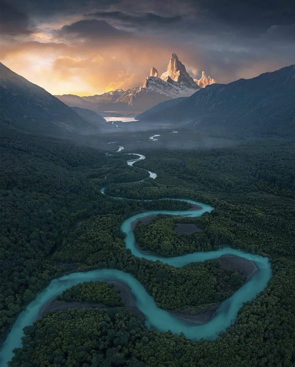 Winding rivers in Patagonia ✨