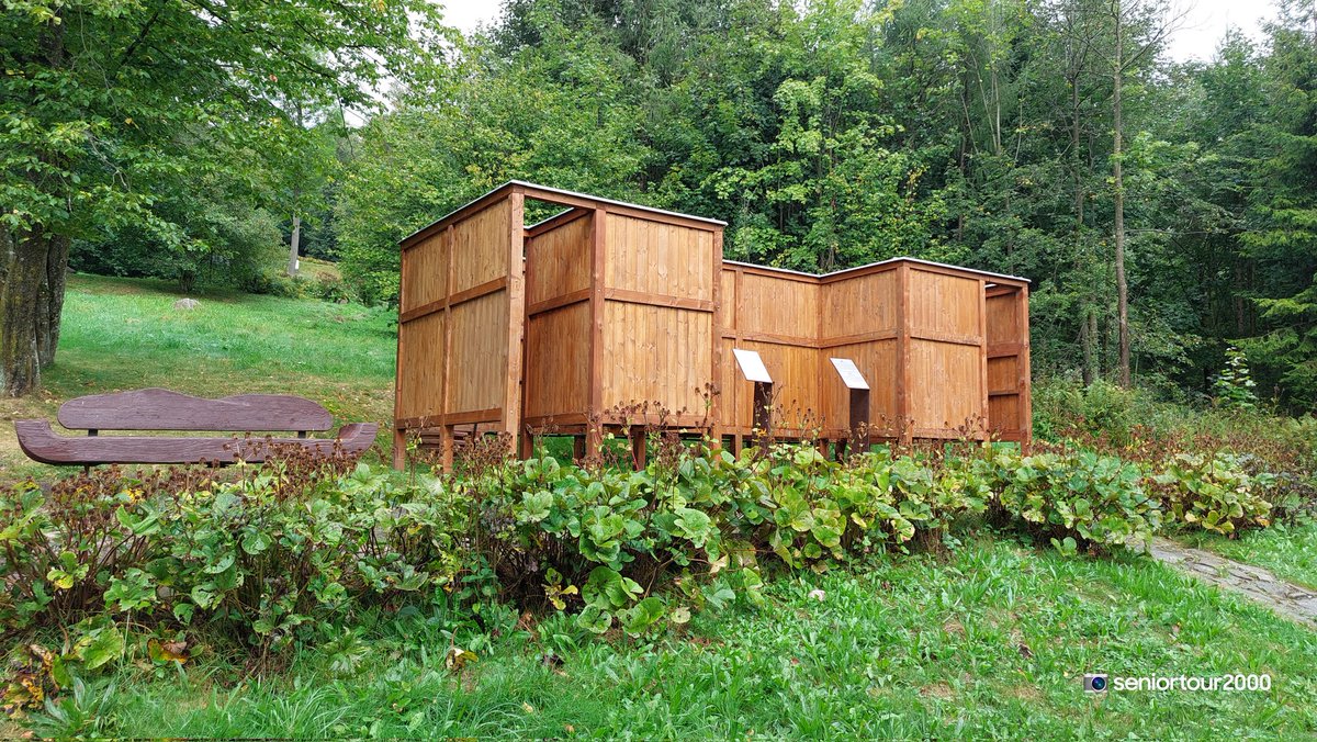 seniortour2000's tweet photo. 🚿 přírodní sprcha v Balneoparku nad areálem lázní
🚿sprcha u trojpramene Adéla, Flora a Adolf
🚿sprcha pod Sourozeneckým pramenem
🚿sprcha pod Diamantovým pramenem..obě poslední bohužel v horším a neudržovaném stavu.
#Jesenik💚 #Priessnitz https://t.co/a05mQr3uyU