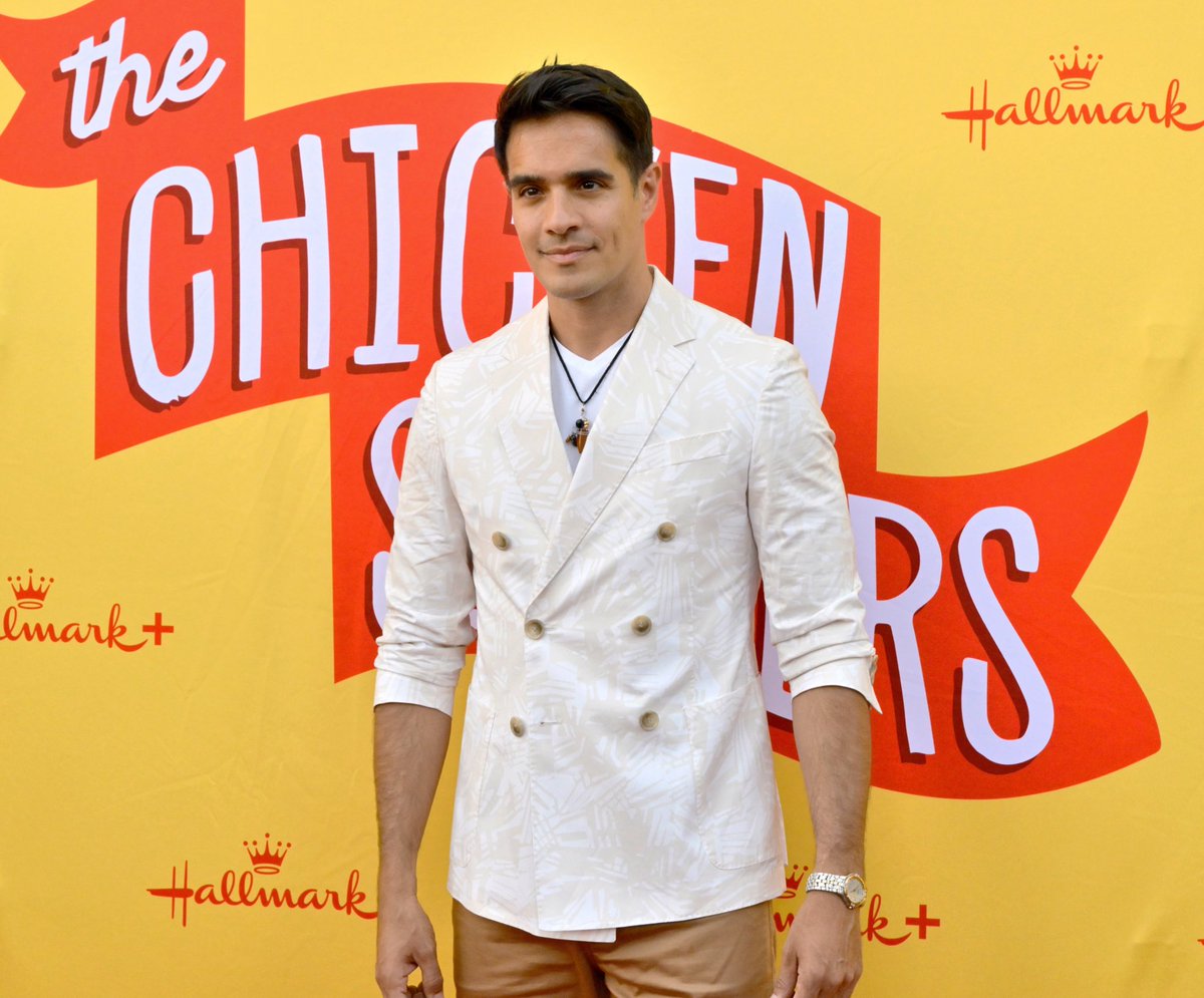 EKTOR RIVERA tweet media