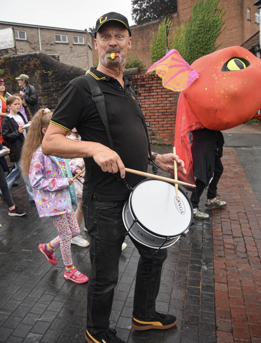 upbeatwales's tweet photo. Does anybody know these guys? Apparently at large in the community spreading fun, laughter and rhythmic joy throughout South Wales and today... BRISTOL!! #Invaders #RhythmSmugglers https://t.co/CWvewRcIOn