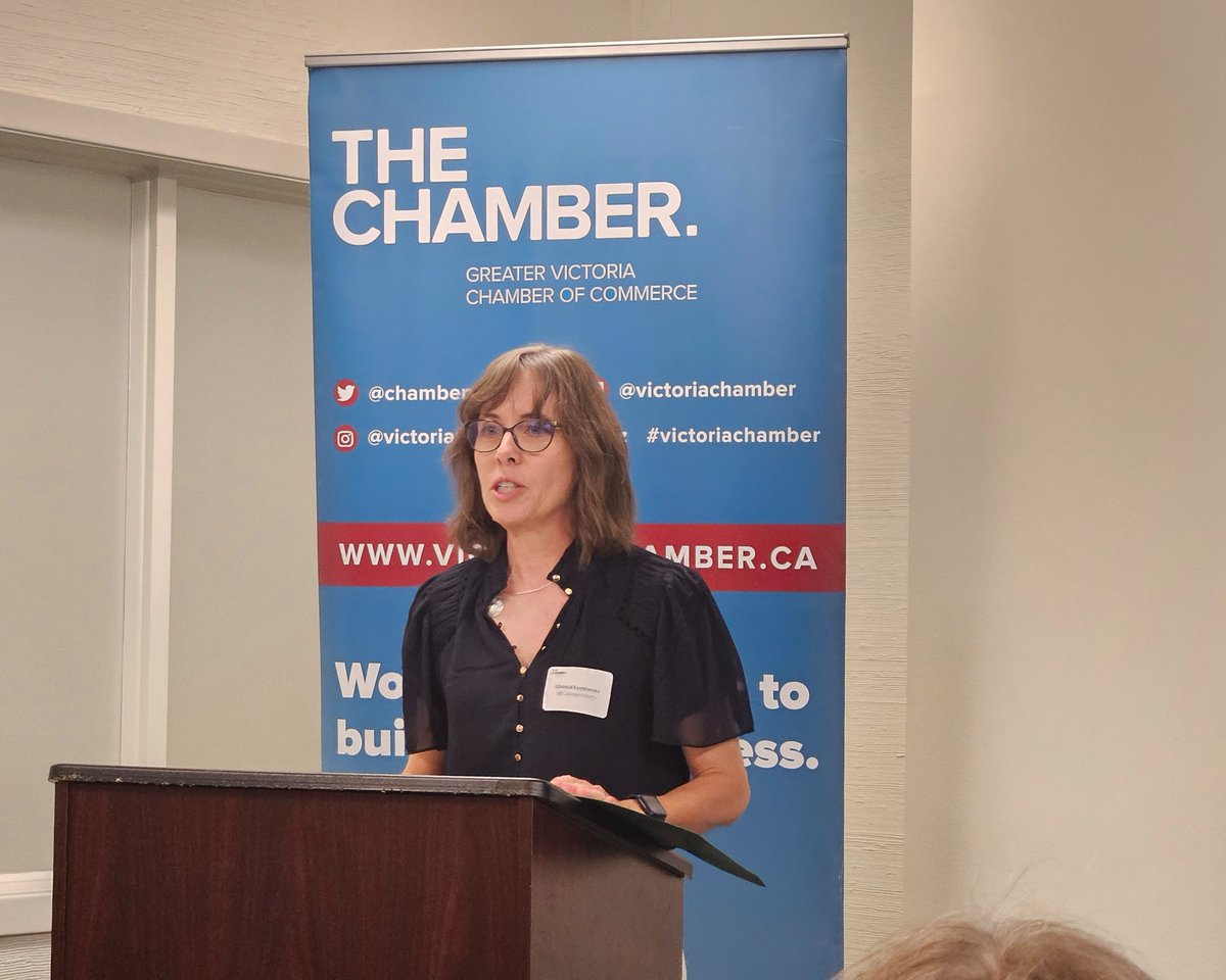CUFABC's tweet image. We met with @BCGreens leader @SoniaFurstenau at the @ChamberVictoria Victoria Chamber of Commerce where she talked about her party&apos;s vision for BC and the need to invest in the knowledge economy of #bcpse! Excellent presentation and well engaged attendees!
#bcpoli
