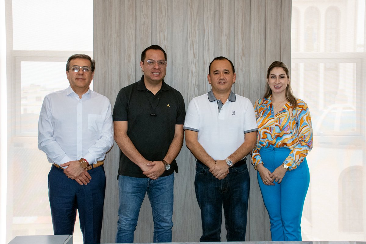 Reforzamos el apoyo financiero a productores orenses.

El Gdor. <a href="/jimmyblacio_ec/">Jimmy Blacio</a> y <a href="/franciscminoron/">Francisco Javier Miño Ron</a>, presidente del directorio de <a href="/BanEcuadorBP/">BanEcuador</a>, socializaron los beneficios que esta institución financiera ofrece a los productores, destacando nuevas oportunidades de crédito.