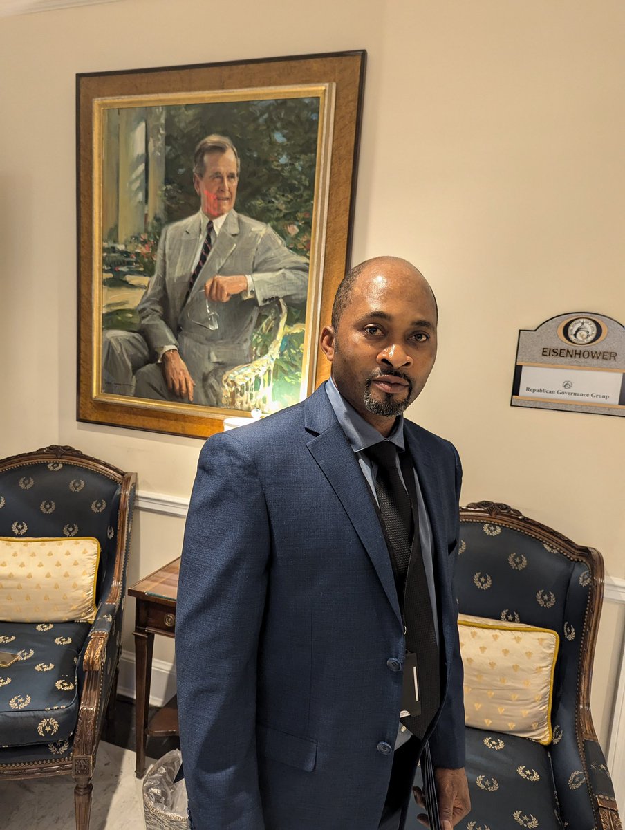 simon_ekpa's tweet photo. There is no photoshopping in Biafra government.
BRGIE lobbyist Elias Gerasoulis and BRGIE Finance Minister Ogechukwu Nkere hanging out at the Capitol Hill Club after the meeting with Congressman Carter. The Capitol Hill Club is an exclusive invitation- only club, where lobbyists and members of Congress socialize. We are grateful to the BRGIE lobbyists for facilitating meetings with members of Congress, including Congressman Carter.