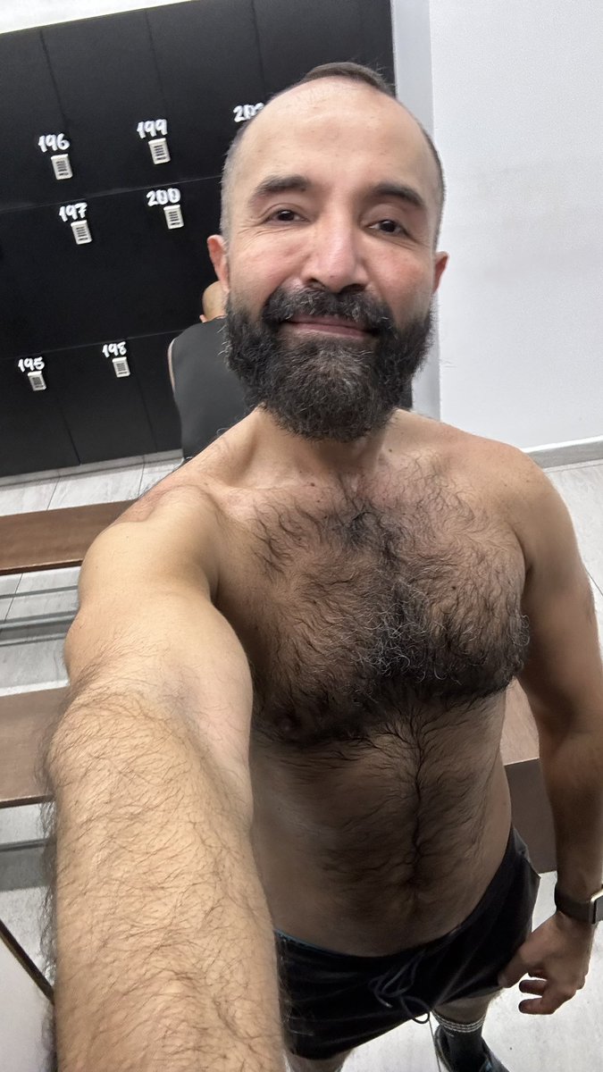 ArtLoFigueroa's tweet photo. #gymmotivation #barbon #barbonesmx #barba #peludo #hombrespeludos #ososmexico https://t.co/CRA0jUOvdZ
