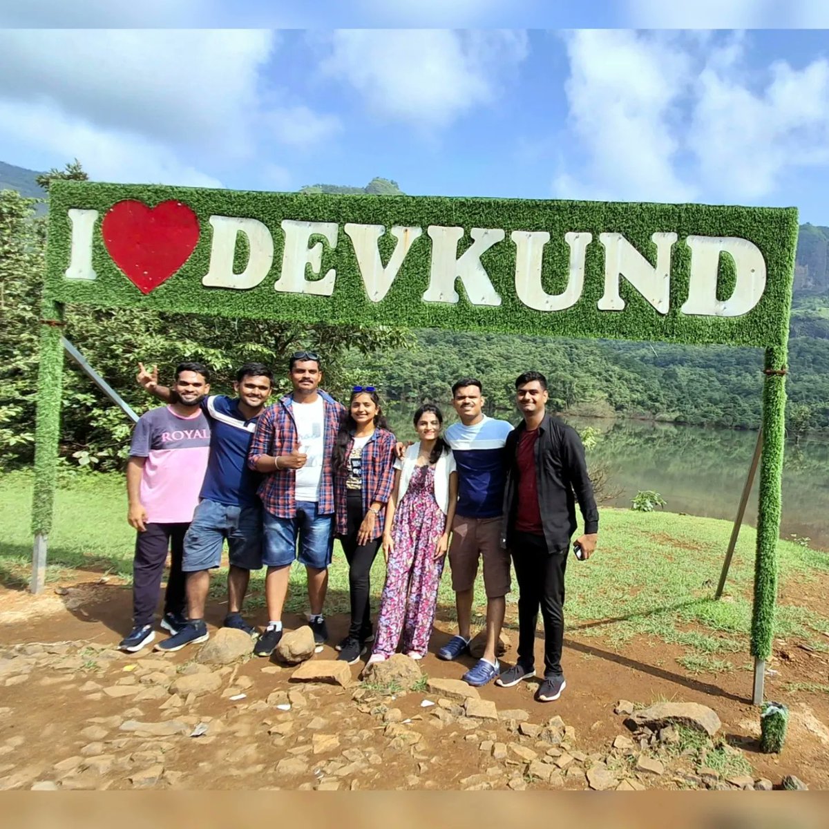 TravelMH_1's tweet photo. Pictures of the Devkund Waterfall Trek with @TravelMH_1 ⛰️✨️
#DevkundWaterfall #TravelMaharashtra1 #TM1 #GreenSafe #Waterfall #WaterfallPhotography #Mountains #Adventure #SaveAdventure #TravelLove #Natura #Traveling #PuneMaharashtra #India #ThankYouDevkundWaterfall https://t.co/KfNwf6WatN