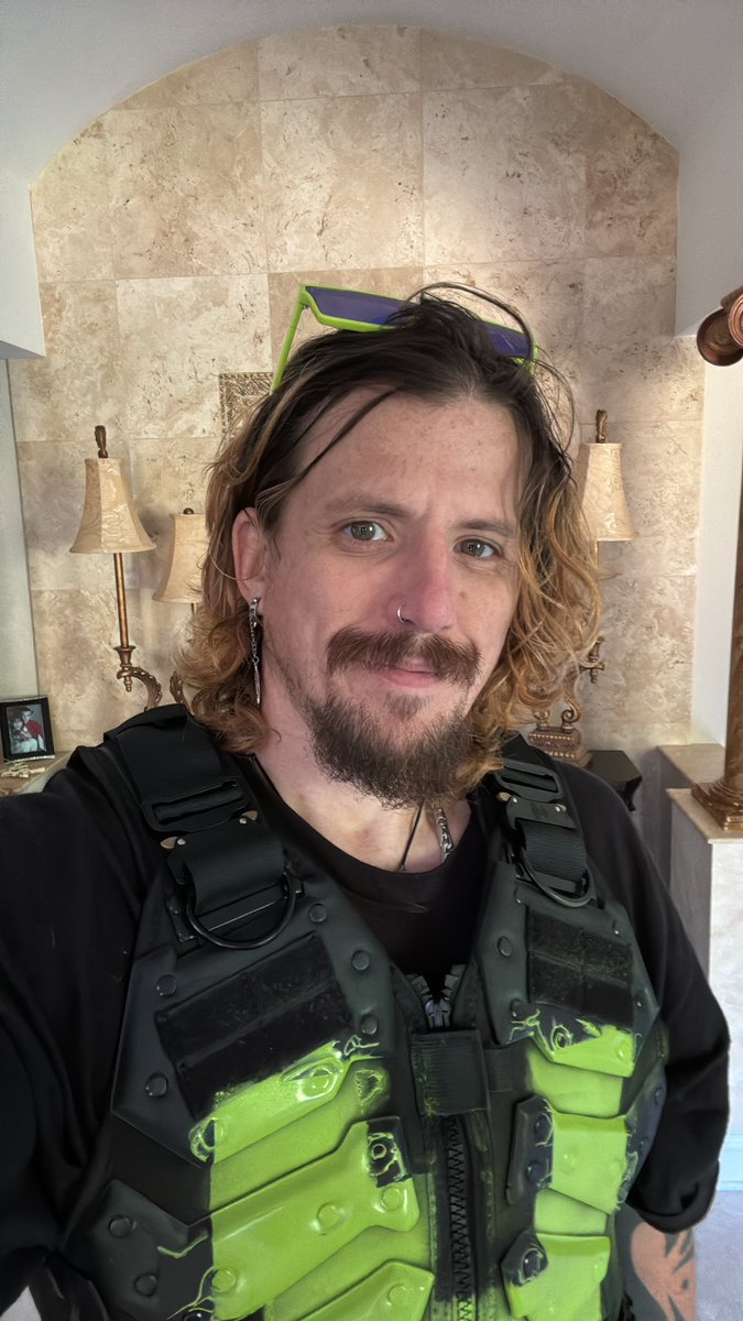 LONEWOLFanCUB's tweet photo. I want to take a moment before I go live in a bit to full circle thank @StakeEddie @Stake @kick @KickCommunity for the opportunity provided today to give back and support the homeless and less fortunate it means a lot to me because over 10 years ago I was a fugitive homeless heroine addict and dealer , during that period there were strangers but not very many that showed me love, care, compassion and biggest of all moments of hope when I didn’t even deserve them but I NEVER FORGOT !!!When I finally changed my life around I swore if there was ever a way I could give back I would and today is that day THANK YOU SO MUCH FOR THIS ! #PickKick #BlessedAndGrateful