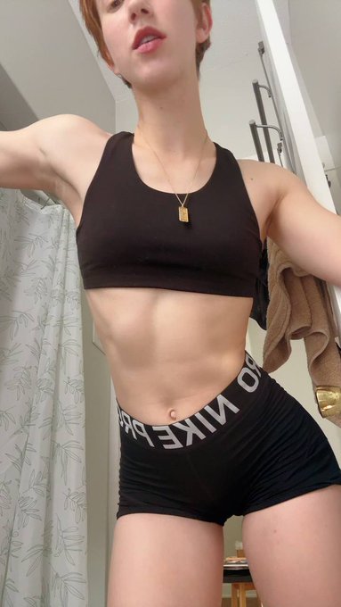 2 pic. pulled up or pulled down? https://t.co/usefOxKZ3c