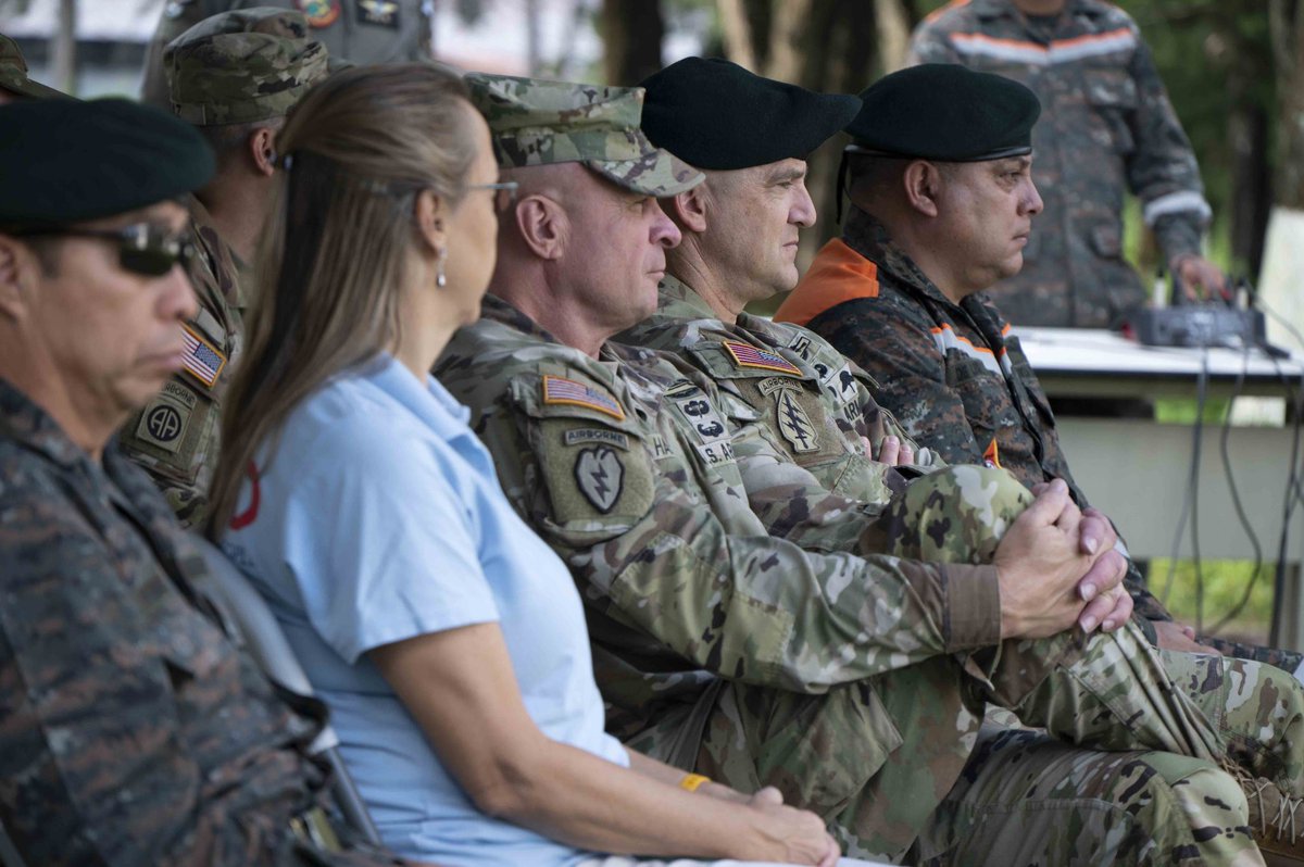 JTF_Bravo's tweet image. JTF-B’s EXEVAL began with an opening ceremony today! 🇬🇹
JTF-B Commander, Col. Alder, and Col. De León, Commander of @Ejercito_GT’s Humanitarian & Rescue Brigade, emphasized the importance of collaboration from both forces during this exercise.
@usembassyguate @southcom