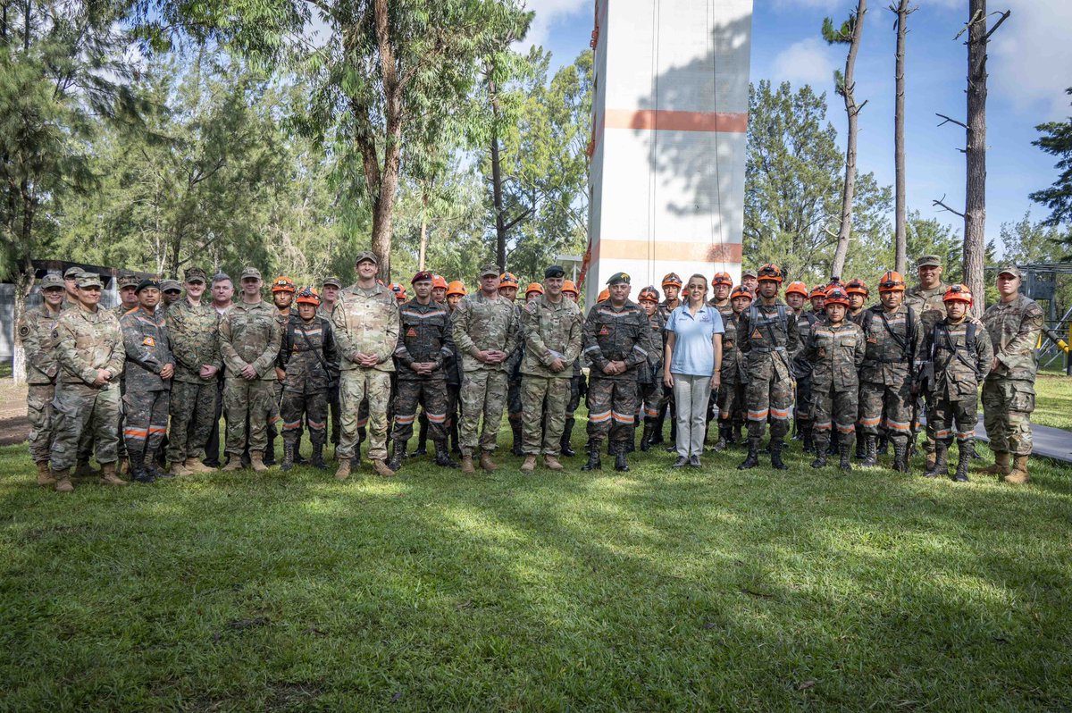 JTF_Bravo's tweet image. JTF-B’s EXEVAL began with an opening ceremony today! 🇬🇹
JTF-B Commander, Col. Alder, and Col. De León, Commander of @Ejercito_GT’s Humanitarian & Rescue Brigade, emphasized the importance of collaboration from both forces during this exercise.
@usembassyguate @southcom