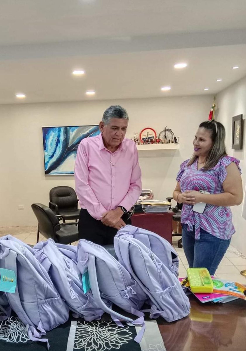 Agradecemos a TE Connectivity Medical por su generosa donación de mochilas y útiles escolares para nuestras niñas y niños. Es un gran impulso para las familias empalmenses. 
¡Gracias por contribuir al futuro de nuestra comunidad! 
#EmpalmeALoGrande #JuntosPorLaEducación
