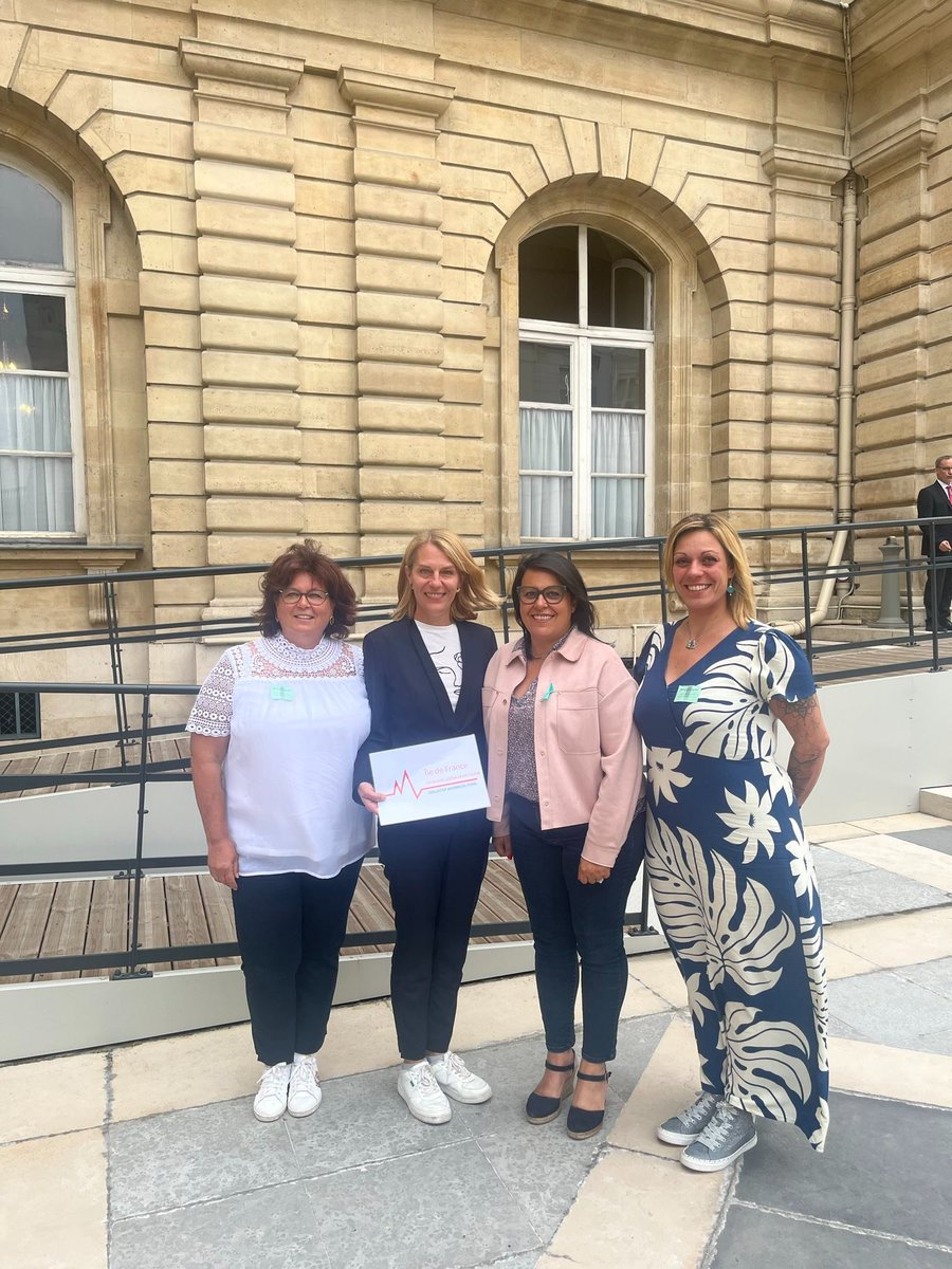 Idelencolere's tweet image. Émilie Sehili, Emilie Charron et Anne Gaëlle Kramer avons rencontré Mme la Sénatrice @ASRomagny , membre de la comité des affaires sociales. Nous avons pu nous exprimer sur les difficultés des infirmiers libéraux, la pénibilité de notre travail, l'urgence de changer notre…