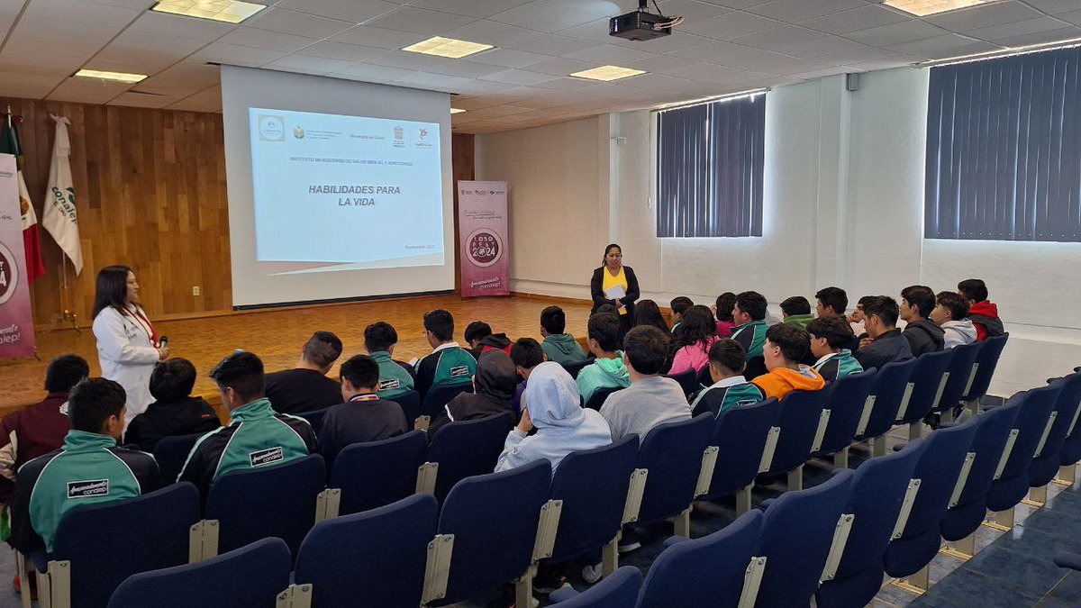 ConalepElOro's tweet photo. "Las habilidades que aprendemos hoy, son las herramientas que utilizaremos mañana". 
Alumnos del grupo 302 participan en el taller "Habilidades para la Vida", donde desarrollan competencias clave para enfrentar los desafíos del futuro.
#ApasionadamenteCONALEP
#ElPoderDeServir https://t.co/cIfuZuGqXA