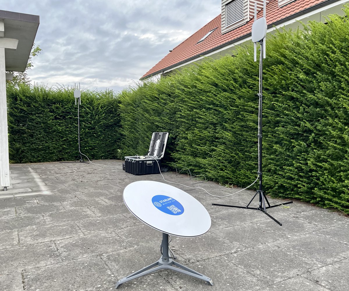 Mit viel Freude präsentieren wir das neue "Mobile Profi Cisco Netzwerk Set". Es bietet professionelle WLAN-Abdeckung an jedem Ort. In Kombination mit Starlink als Internetzugang ist es die ideale Lösung um Events zuverlässig mit Netzwerk zu versorgen. 📡🛰️ sharely.ch/de/mieten/mobi…